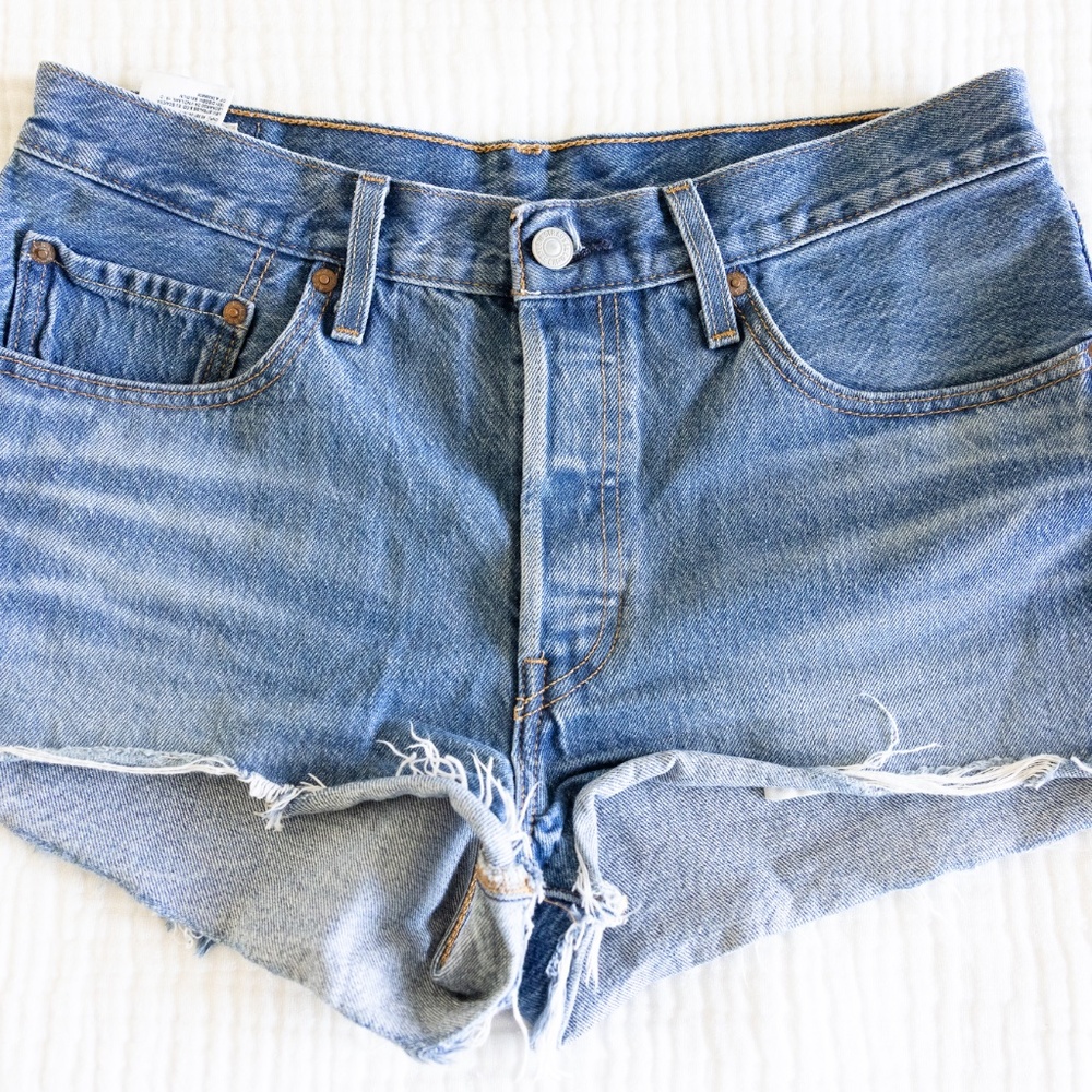 Levi's 501 Short - Picture 2 of 4